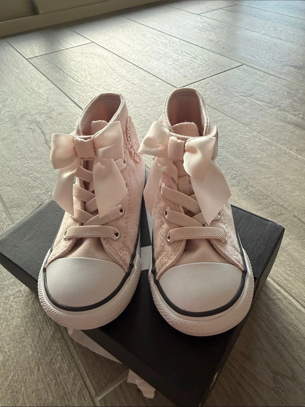 New in box Converse high tops toddler girl